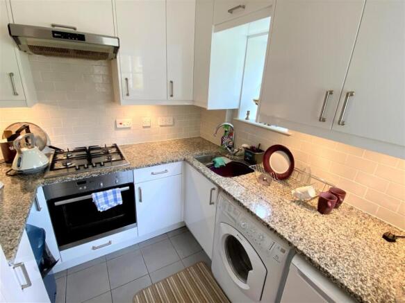 4 Retreat Court Kitchen