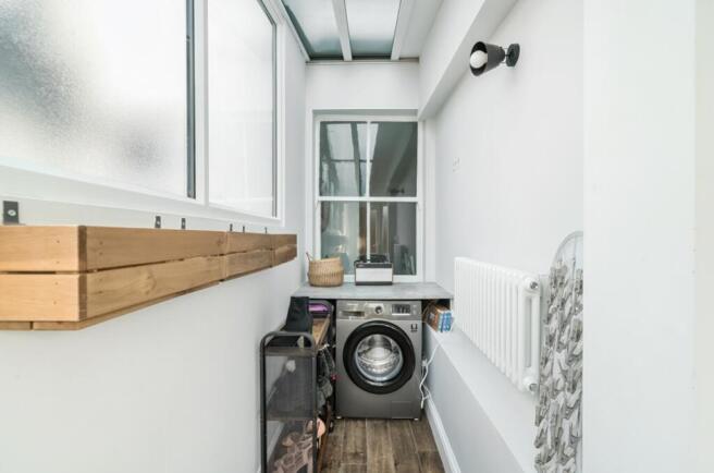3 bed Terraced to rent Image 11