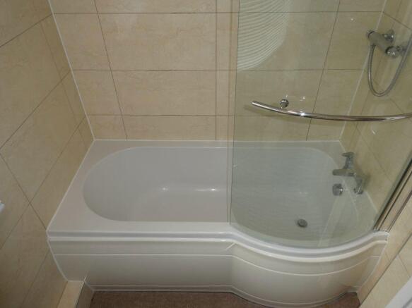 2 bed Apartment to rent Image 9