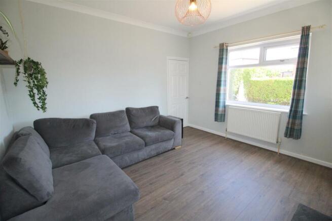 Kenilworth Road, 109, lounge 2.JPG