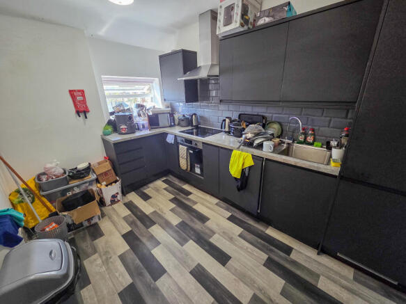 14 bed End of Terrace for sale Image 11