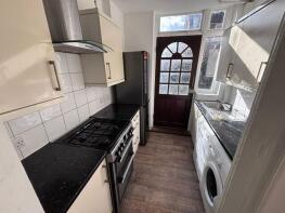 409, Wood Lane, Dagenham RM8 3NR