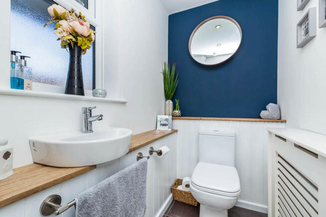 Cloakroom/Wc