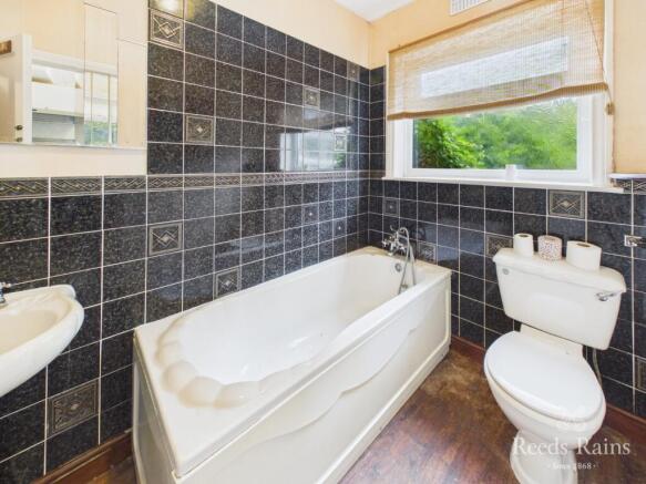 3 bed Semi-Detached for sale Image 4