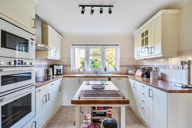 Kitchen / Breakfast Room