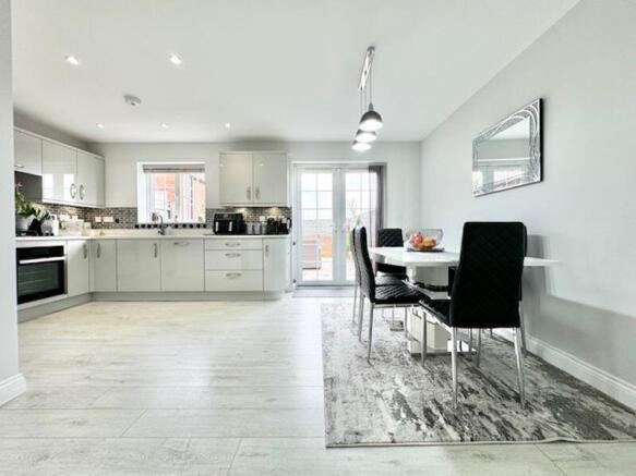 Kitchen diner