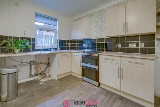 3 bed Semi-Detached for sale Image 6