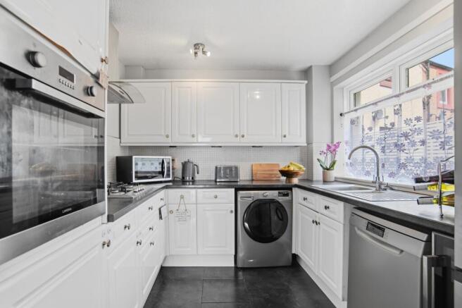 37 Fencedyke Way, Bourtreehill North, Irvine photo 4