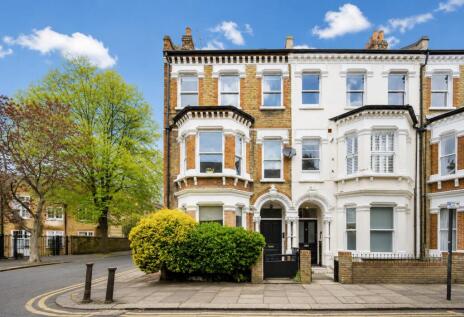 Tremadoc Road, London