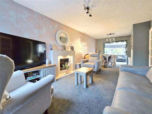 Lounge & Dining Room