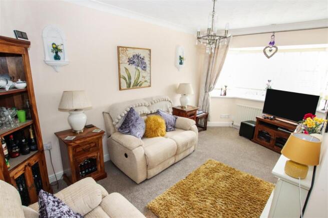 BAY FRONTED LOUNGE