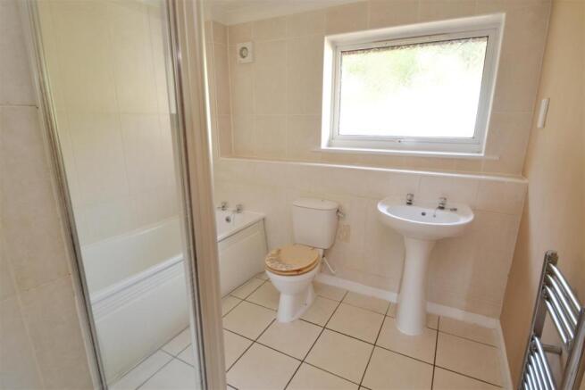 BATH/SHOWER ROOM