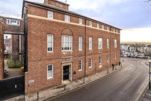 7, Cathedral Court, Southernhay East, Exeter EX1 1AF