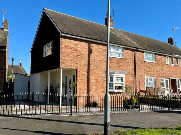 3 bedroom End Terrace for sale