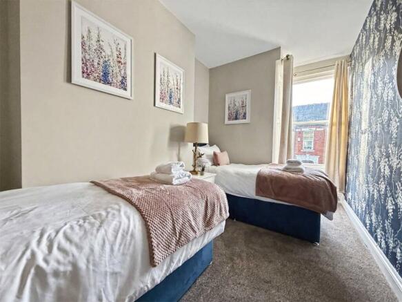 Flat Share for sale Image 8