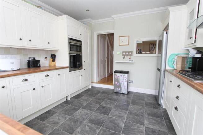 kitchen1.JPG