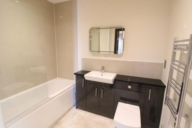 2 bed Apartment to rent Image 4