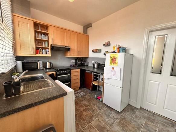 2 bed Terraced for sale Image 6