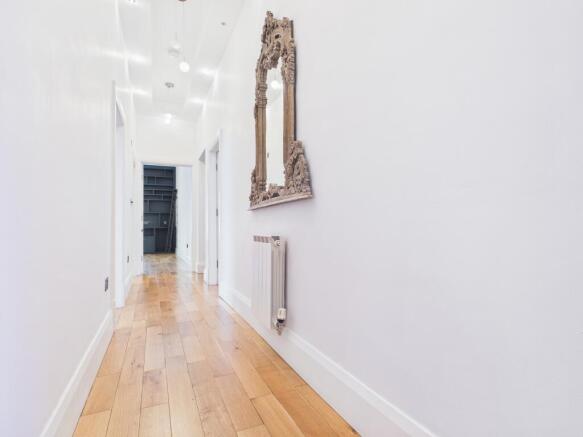 2 bed Flat to rent Image 5