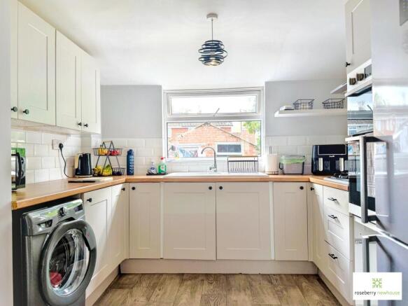 3 bed Semi-Detached for sale Image 7