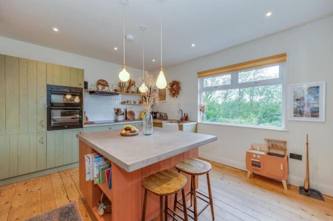 KITCHEN, DINER, LOUNGE AND LIVING ROOM
