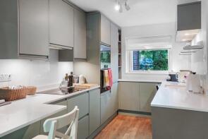 8, 57 The Garvens, Dulwich Wood Avenue, London SE19 1HU