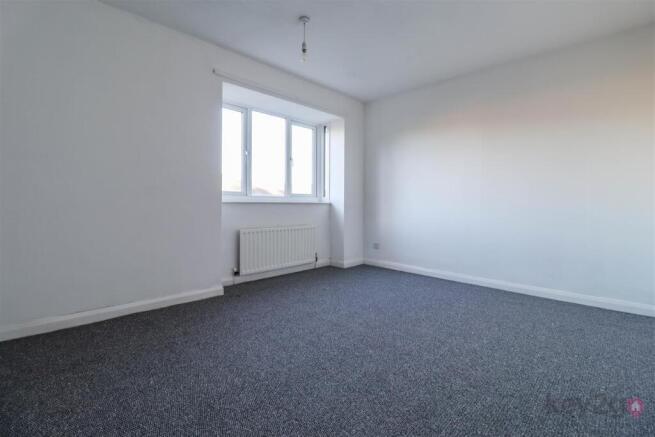 2 bed Town House to rent Image 8