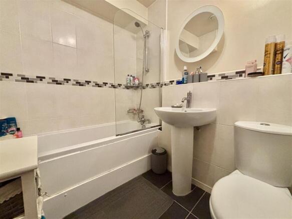 1 bed Apartment for sale Image 5