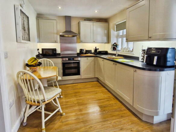 3 bed Detached for sale Image 6