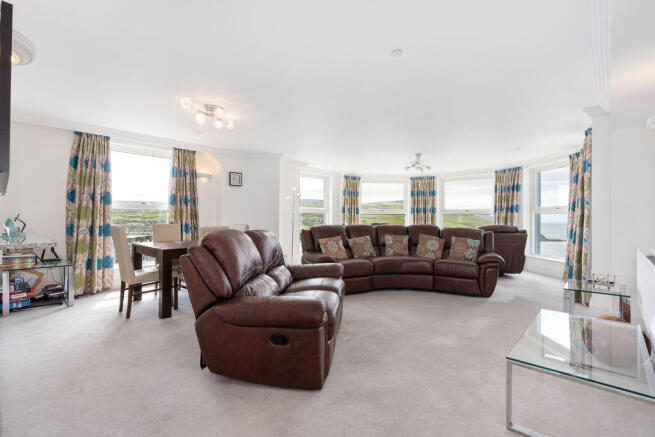11 Imperial Heights, The Promenade, Port Erin photo 4