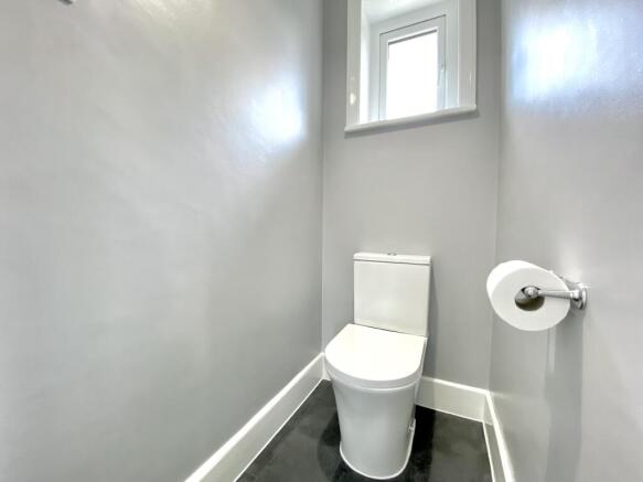 Cloakroom/wc