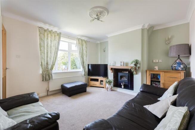3 bed Semi-Detached for sale Image 6