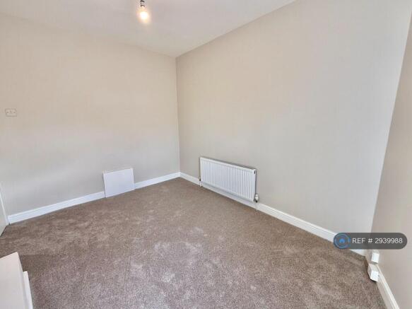 2 bed Maisonette to rent Image 10