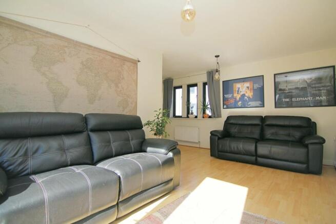 1 bed Coach House for sale Image 12