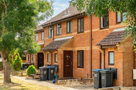 Wickfield, Woolmer Green