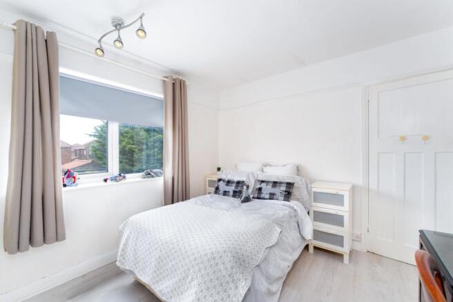 4 bed Semi-Detached for sale Image 8