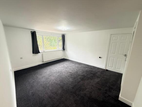 2 bed Semi-Detached Bungalow to rent Image 8