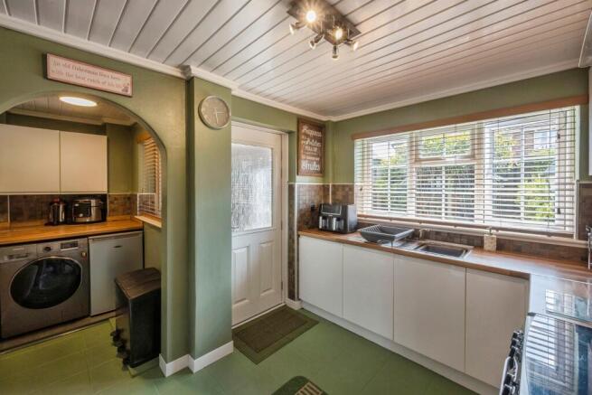 3 bed Semi-Detached for sale Image 7