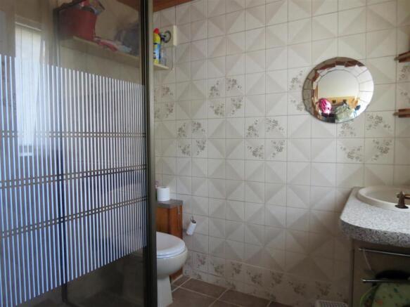 Downstairs Shower Room: