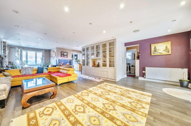 1349384-3-68b9ab8...