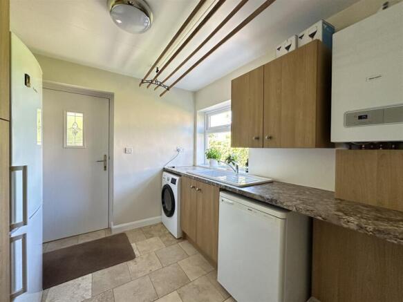 4 bed House for sale Image 9