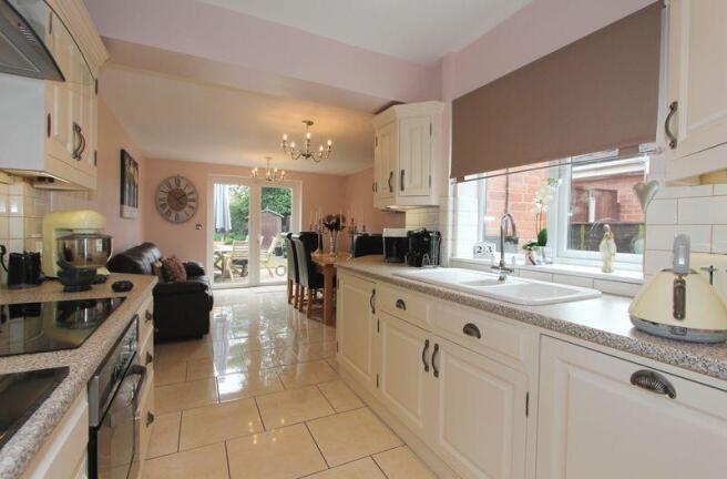 KITCHEN/DINER