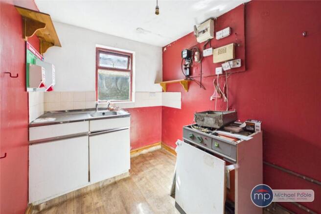 4 bed Detached for sale Image 8
