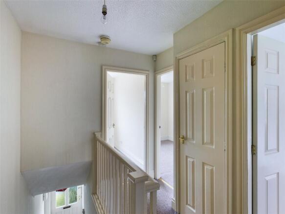 3 bed Semi-Detached to rent Image 9
