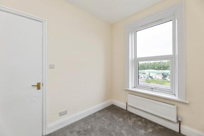 4 bed Semi-Detached for sale Image 10