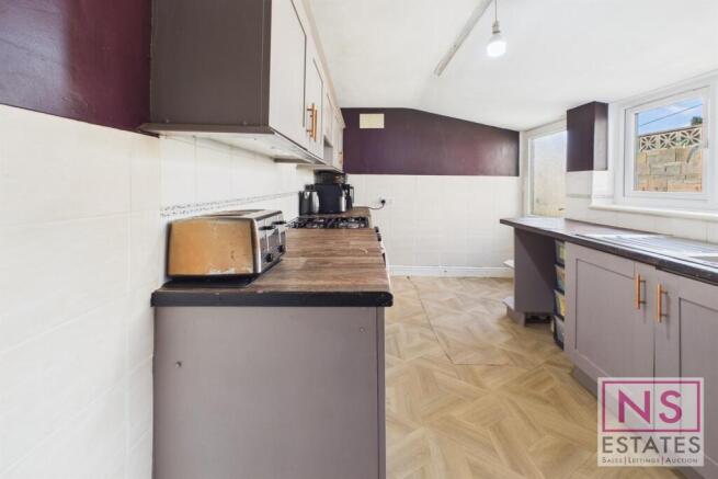 3 bed Terraced for sale Image 11