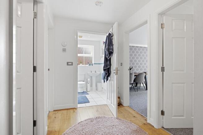 2 bed Flat for sale Image 5
