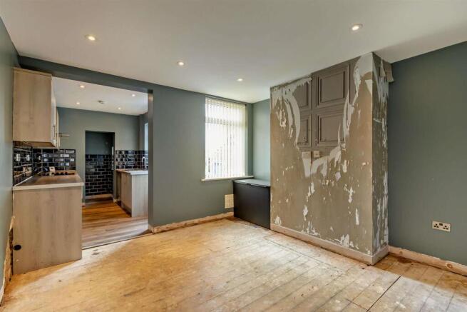 2 bed House for sale Image 7