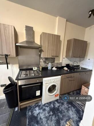 2 bed Terraced to rent Image 4