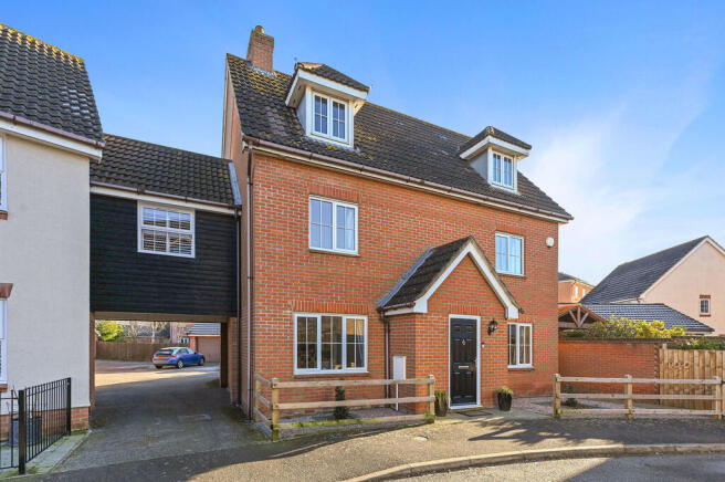 5-bed detached on Lie Field Close, Braintree, £475,000